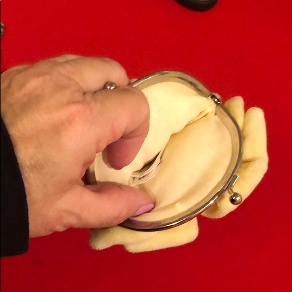 🟡 DISNEY ANNA and ELSA COIN PURSES. CUTE! - Picture 8 of 8